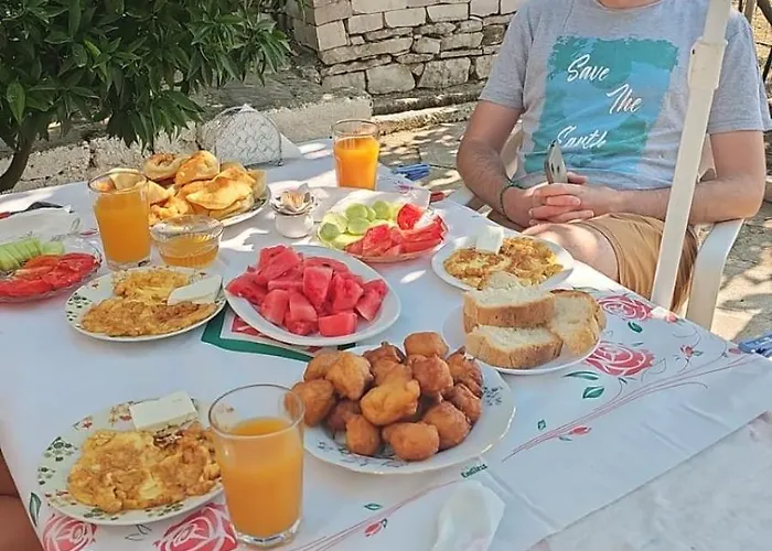 홈스테이 Isaraj Gjirokastër