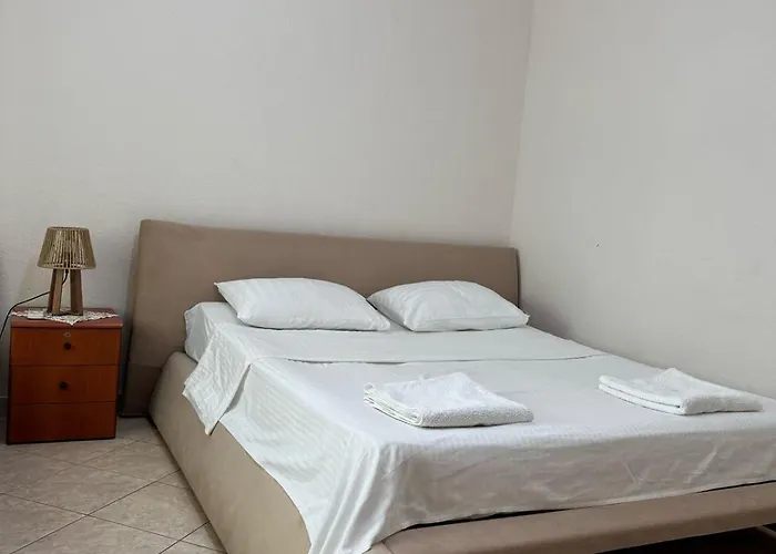 Isaraj * Gjirokastër